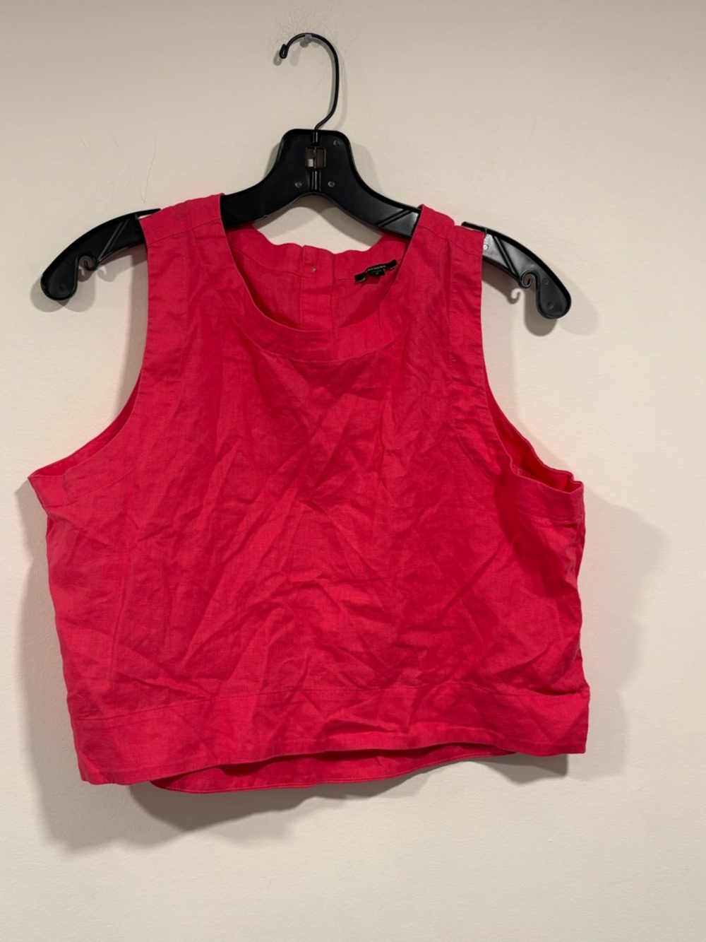 Express Sleeveless Crop Top in Bright Red